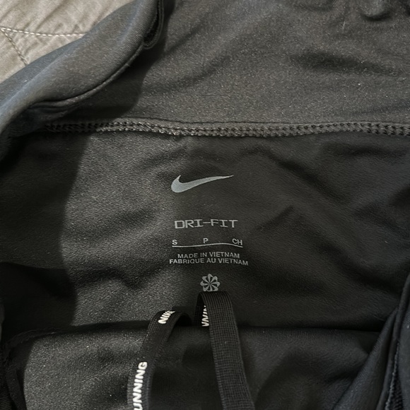 Nike running shorts - Picture 2 of 3